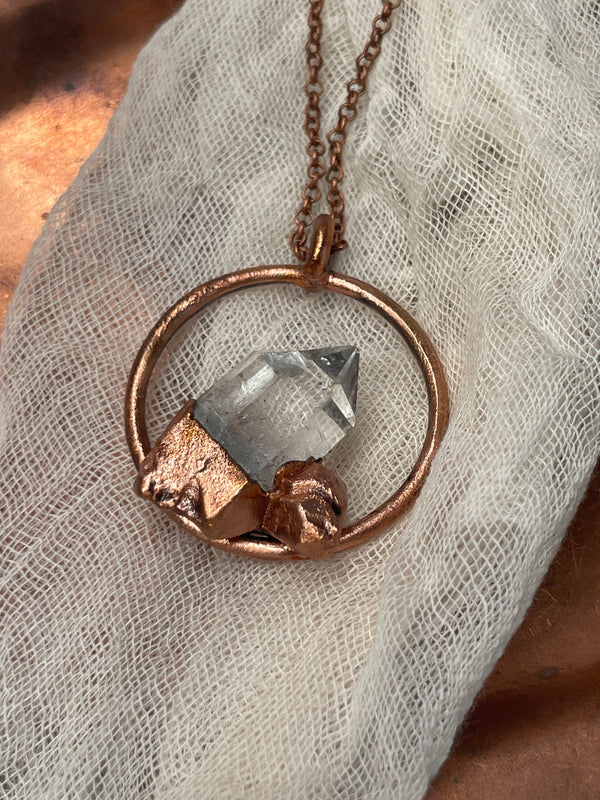 Crystal Halo Necklace - Clear Quartz // Copper Chain