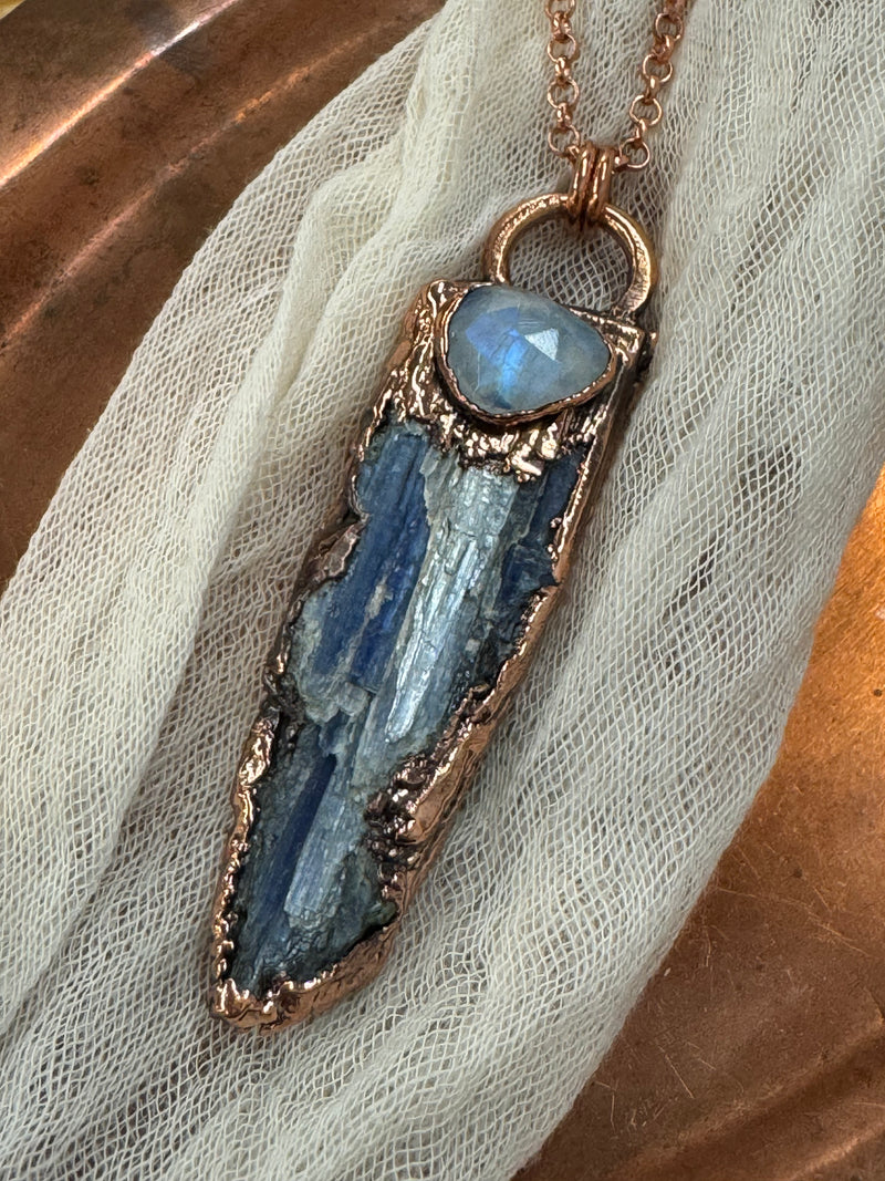 Gemstone Blue Kyanite Blade with Faceted Rainbow Moonstone Necklace/Copper Chain