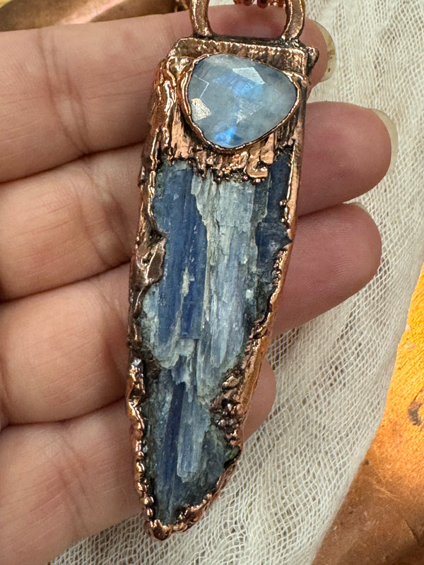 Gemstone Blue Kyanite Blade with Faceted Rainbow Moonstone Necklace/Copper Chain