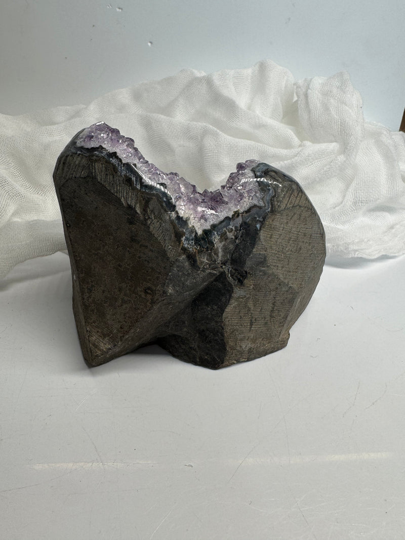 Natural Amethyst / Cut Base