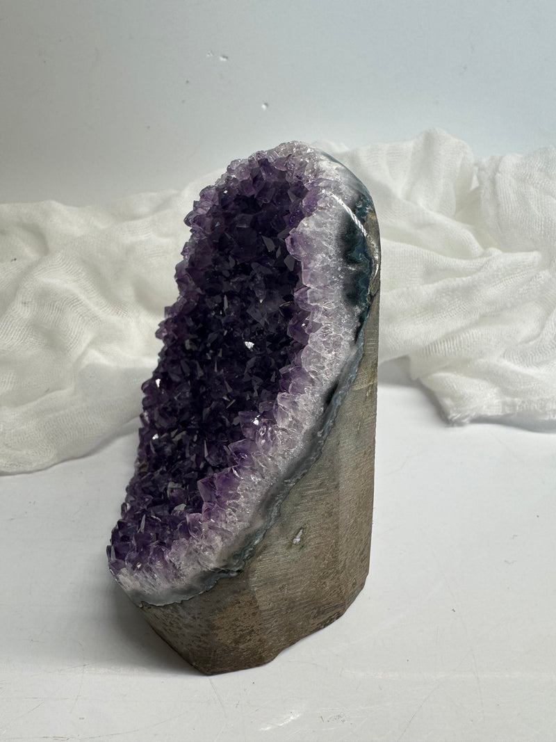 Natural Amethyst / Cut Base