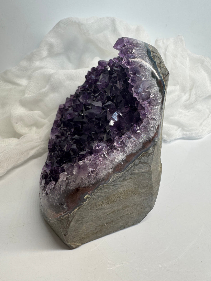 Natural Amethyst / Cut Base