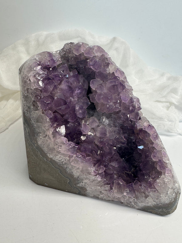 Natural Amethyst / Cut Base