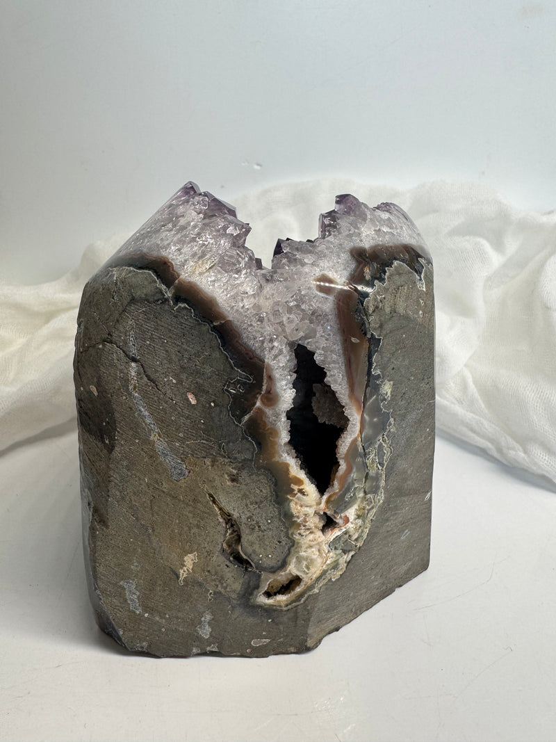Natural Amethyst / Cut Base