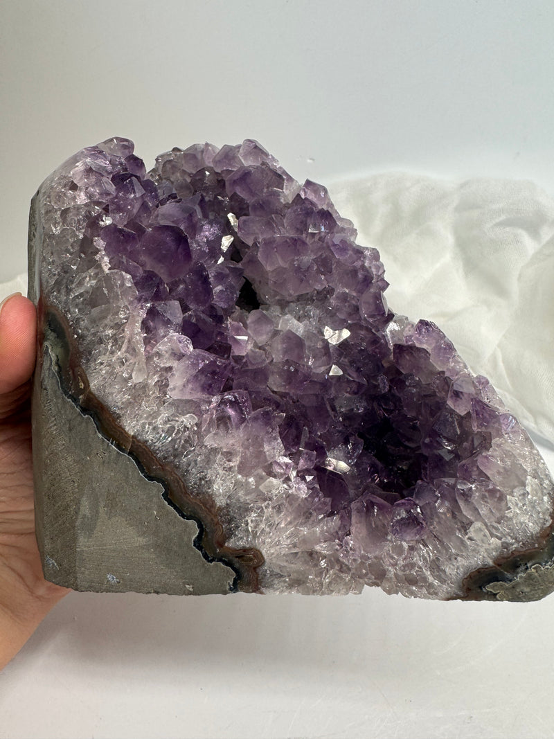 Natural Amethyst / Cut Base