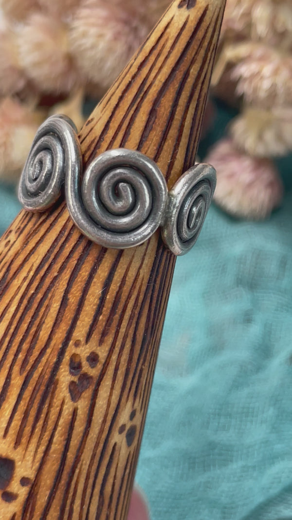 Hill Tribe Fine Silver Ring - Fiddlehead